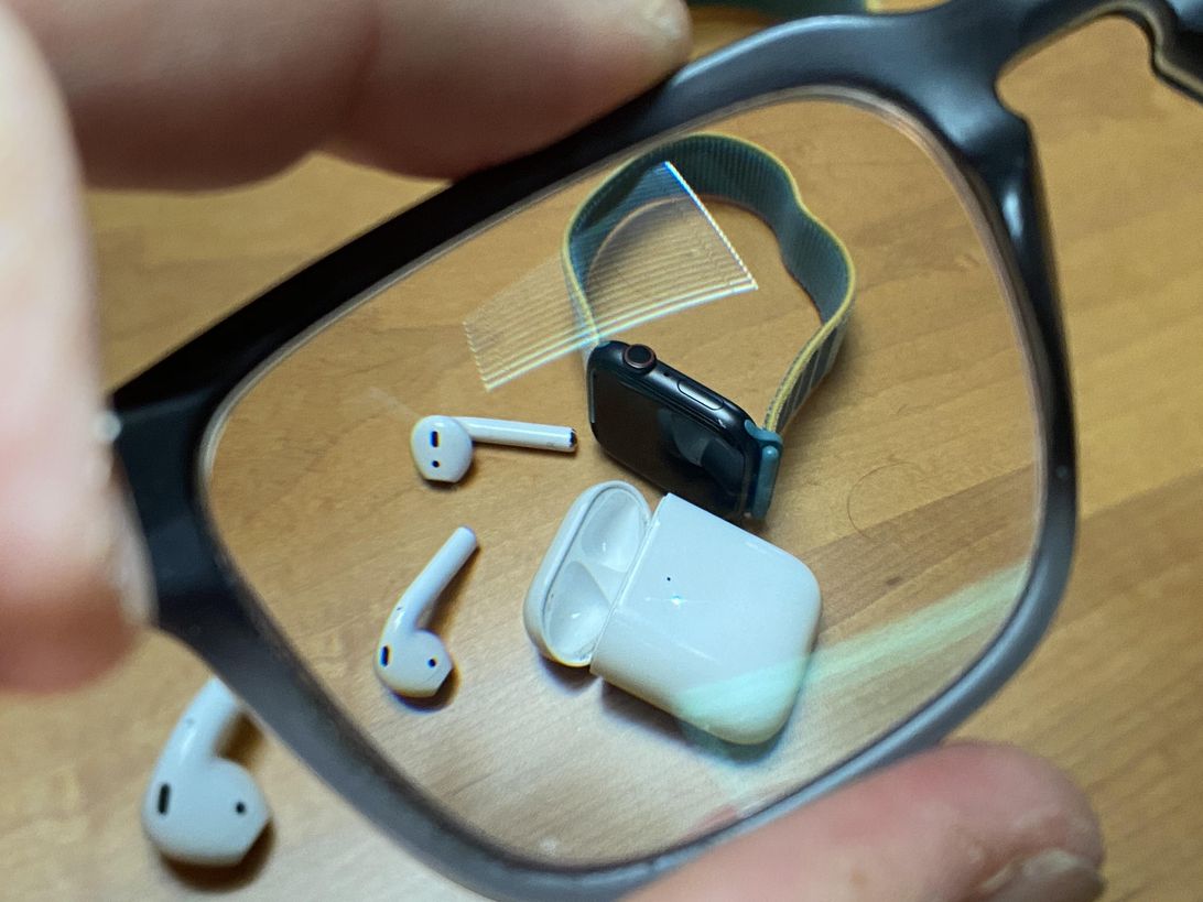 apple-glasses-airpods-watch