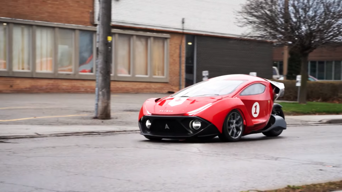 Watch a test drive of the 3-wheeled Daymak Spiritus electric car