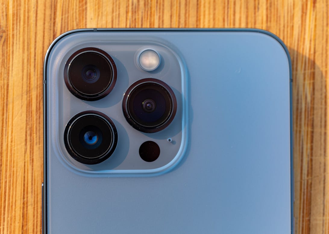 iPhone 13 Pro, Sierra blue