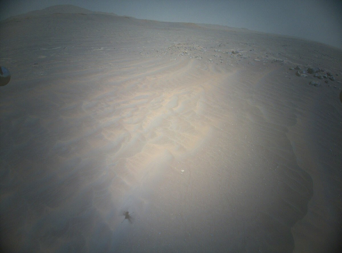 The Mars desert imaged by the Ingenuity helicopter