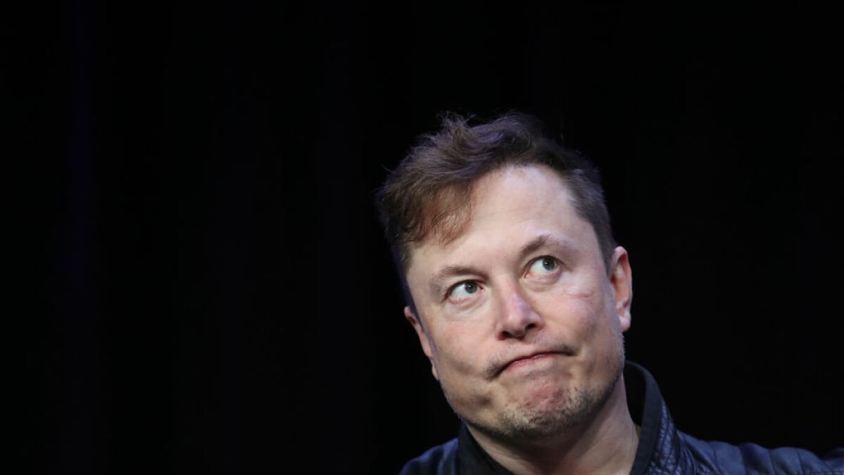 Elon Musk still needs pre-approval for some tweets, judge rules