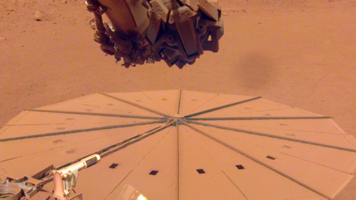 Dusty NASA images show why its Mars lander will soon run out of power