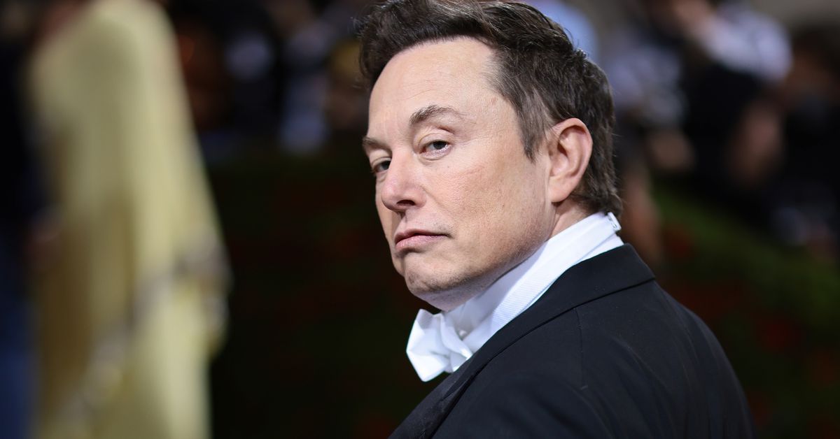 Elon Musk’s first meeting with Twitter employees left some questions unanswered