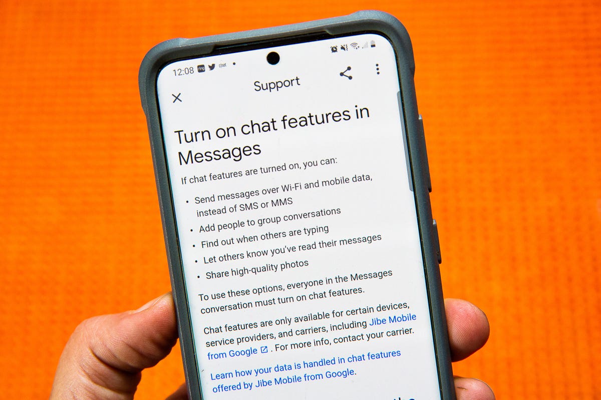 Support page for turning on Chat in Google Messages.